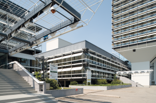 Egon Eiermann, Olivetti-Gebäude (ehemals Hauptverwaltung der Deutschen Olivetti), Frankfurt am Main, 1972<br/>Foto: © Gerd Kittel